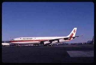 Image: slide: TAP (Transportes Aereos Portugueses), Airbus A340-300, John F. Kennedy International Airport (JFK)