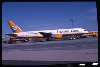 Image: slide: Thomas Cook, Boeing 757-200, John F. Kennedy International Airport (JFK)