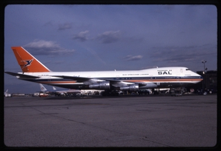 Image: slide: SAL (Suid Afrikaanse Lugdiens), Boeing 747-200, John F. Kennedy International Airport (JFK)