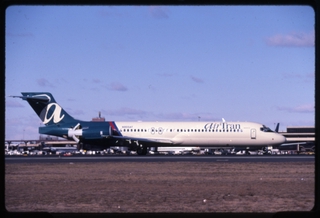 Image: slide: AirTran Airways, Boeing 717, Newark International Airport (EWR)