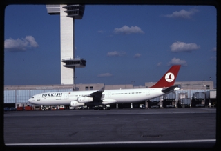 Image: slide: Turkish Airlines, Airbus A340-300, John F. Kennedy International Airport (JFK)