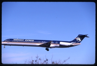 Image: slide: Midwest Express, McDonnell Douglas MD-80, Fort Lauderdale-Hollywood International Airport (FLL)
