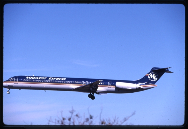 Slide: Midwest Express, McDonnell Douglas MD-80, Fort Lauderdale-Hollywood International Airport (FLL)