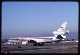 Image: slide: American Airlines, McDonnell Douglas MD-11, San Jose International Airport (SJC)