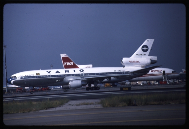 Slide: VARIG, McDonnell Douglas DC-10 Series 30