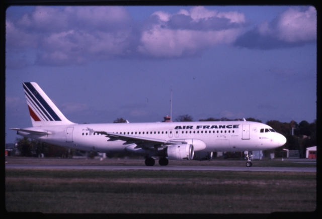 Slide: Air France, Airbus A320, Frankfurt Airport (FRA)