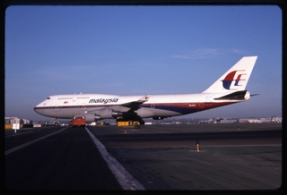 Image: slide: Malaysia Airlines, Boeing 747-400