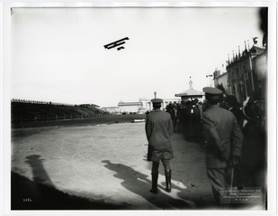Image: photograph: Panama-Pacific International Exposition, aviator Lincoln Beachey