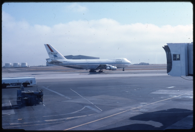 Slide: San Francisco International Airport (SFO), United Airlines, Boeing 747-200 [digital image]