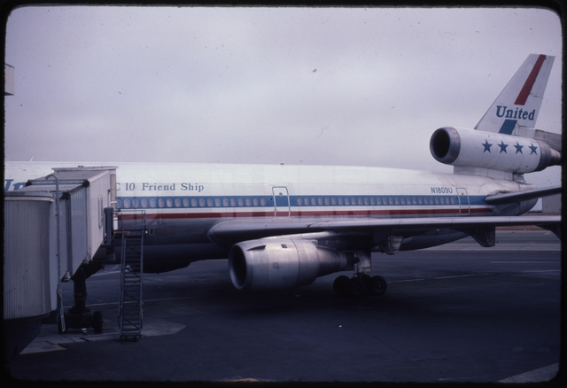 Slide: San Francisco International Airport (SFO), United Airlines, McDonnell Douglas DC-10-10 [digital image]