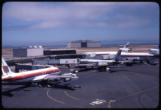 Image: slide: San Francisco International Airport (SFO), United Airlines [digital image]