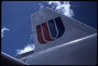 Image: slide: San Francisco International Airport (SFO), United Airlines, McDonnell Douglas DC-10 [digital image]