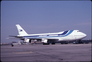 Image: slide: Aerolineas Argentinas, Boeing 747-100, John F. Kennedy International Airport (JFK)