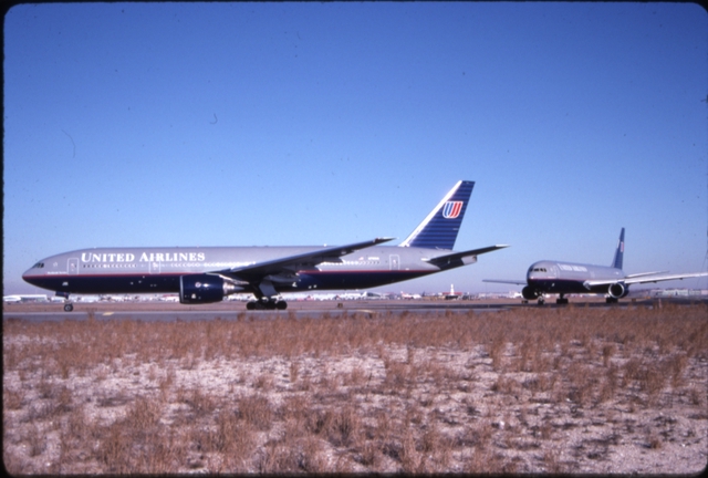Slide: United Airlines, Boeing 777-100