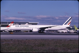 Image: slide: Air France, Boeing 777-200, John F. Kennedy International Airport (JFK)