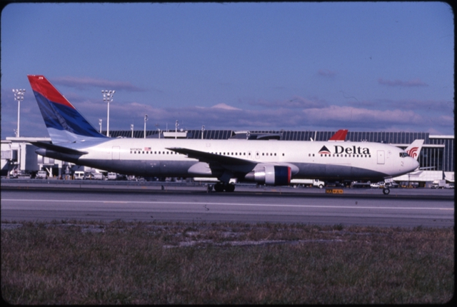Slide: Delta Air Lines, Boeing 767-300, John F. Kennedy International Airport (JFK)
