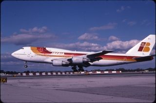 Image: slide: Iberia, Boeing 747-300, John F. Kennedy International Airport (JFK)