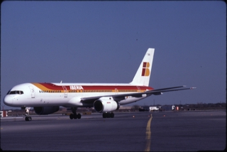 Image: slide: Iberia, Boeing 757-200, John F. Kennedy International Airport (JFK)