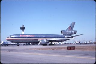 Image: slide: American Airlines, McDonnell Douglas DC-10, John F. Kennedy International Airport (JFK)