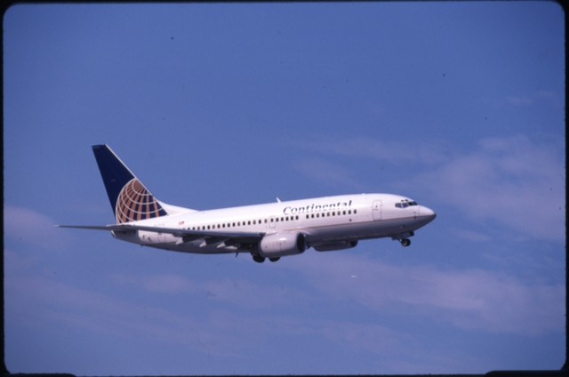 Slide: Continental Airlines, Boeing 737-300, George Bush Intercontinental Airport (IAH)