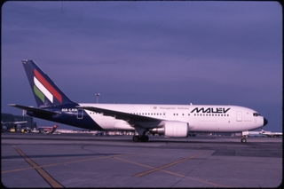 Image: slide: Malev (Hungarian Airlines), Boeing 767-200