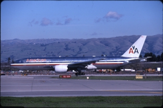 Image: slide: American Airlines, Boeing 777-100, San Jose International Airport (SJC)