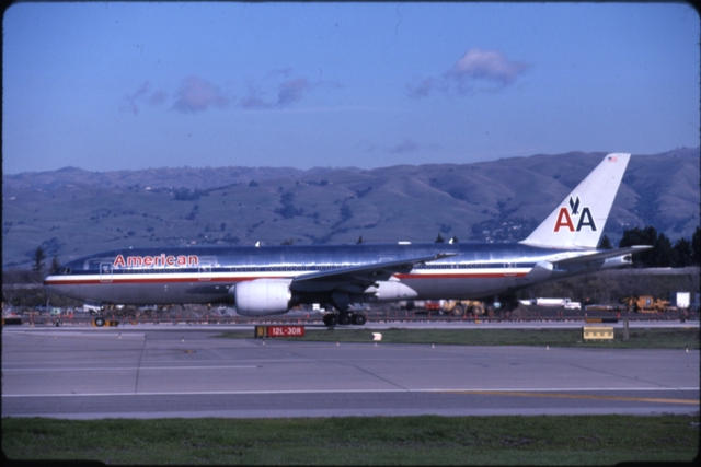 Slide: American Airlines, Boeing 777-100, San Jose International Airport (SJC)