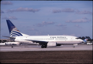 Image: slide: Copa Airlines, Boeing 737-700, Miami International Airport (MIA)