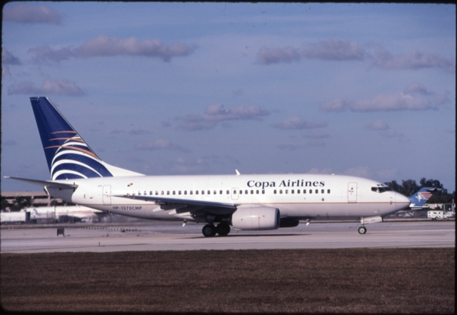 Slide: Copa Airlines, Boeing 737-700, Miami International Airport (MIA)