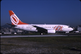 Image: slide: GOL, Boeing 737-700, Santos Dumont Airport (SDU)