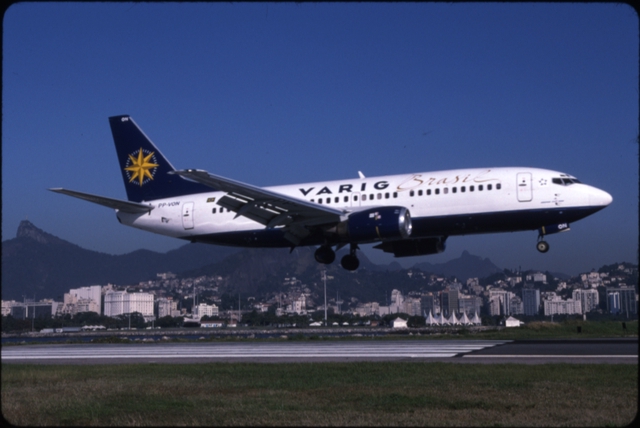 Slide: VARIG, Boeing 737-300, Santos Dumont Airport (SDU)
