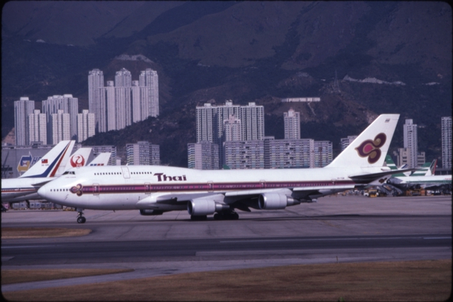 Slide: Thai Airways International, Boeing 747-400