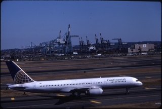Image: slide: Continental Airlines, Boeing 757-200, Newark International Airport (EWR)