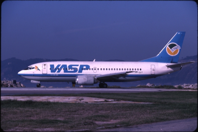 Slide: VASP, Boeing 737-300, Santos Dumont Airport (SDU)