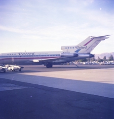 Image: negative: United Air Lines, Boeing 727-22, San Jose Airport (SJC)