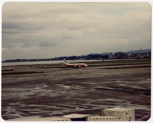 Image: photograph: Western Airlines, Boeing 737, San Francisco International Airport (SFO)