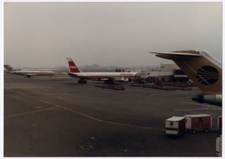 Image: photograph: TWA (Trans World Airlines), Boeing 720, San Francisco International Airport (SFO)