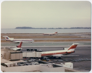 Image: photograph: PSA (Pacific Southwest Airlines), Boeing 727, San Francisco International Airport (SFO)