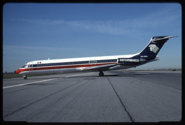 Slide: AeroMexico, McDonnell Douglas MD-87, John F. Kennedy International Airport (JFK)