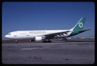 Image: slide: AeroCancun Airbus A300B4, John F. Kennedy International Airport (JFK)