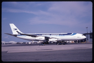 Image: slide: Aerolineas Argentinas, Airbus A340-200, John F. Kennedy International Airport (JFK)