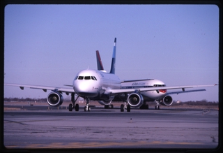 Image: slide: JetBlue Airways, Airbus A320-232, John F. Kennedy International Airport (JFK)