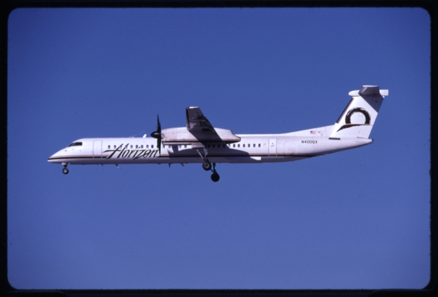 Slide: Horizon Air, Bombardier Q400, San Jose Airport (SJC)