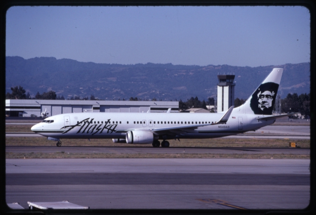 Slide: Alaska Airlines, Boeing 737-800, San Jose Airport (SJC)