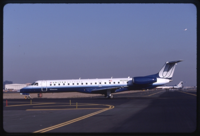 Slide: United Express, Embraer ERJ 145, Newark Liberty International Airport (EWR)
