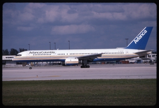 Image: slide: Avianca Colombia, Boeing 757-200, Miami International Airport (MIA)