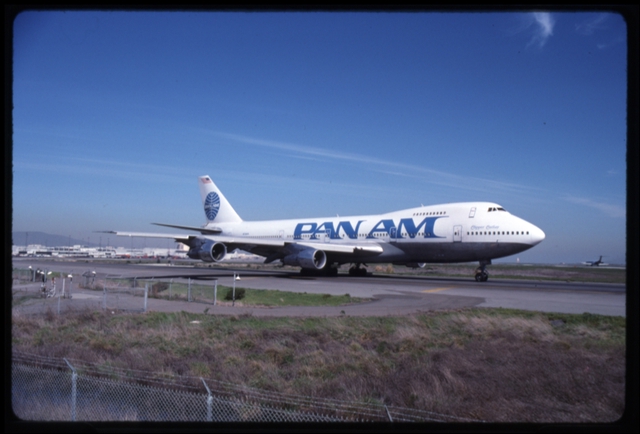 Slide: Pan American World Airways, Boeing 747-200, San Francisco International Airport (SFO)