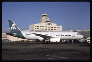 Image: slide: Mexicana Airlines Airbus A320-200 , San Francisco International Airport (SFO)