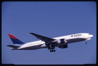 Image: slide: Delta Air Lines Boeing 777-200, June 2000