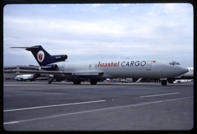 Slide: Istanbul Cargo Boeing 727-200
